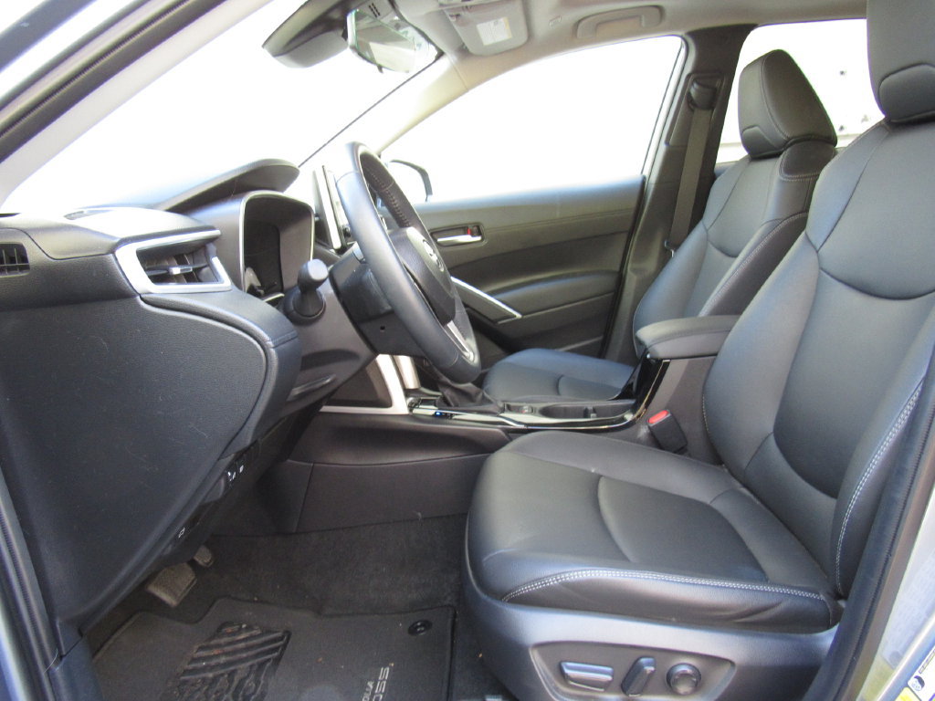 Used 2025 Toyota Corolla Cross XLE w/ Convenience Package AWD/4WD image 10