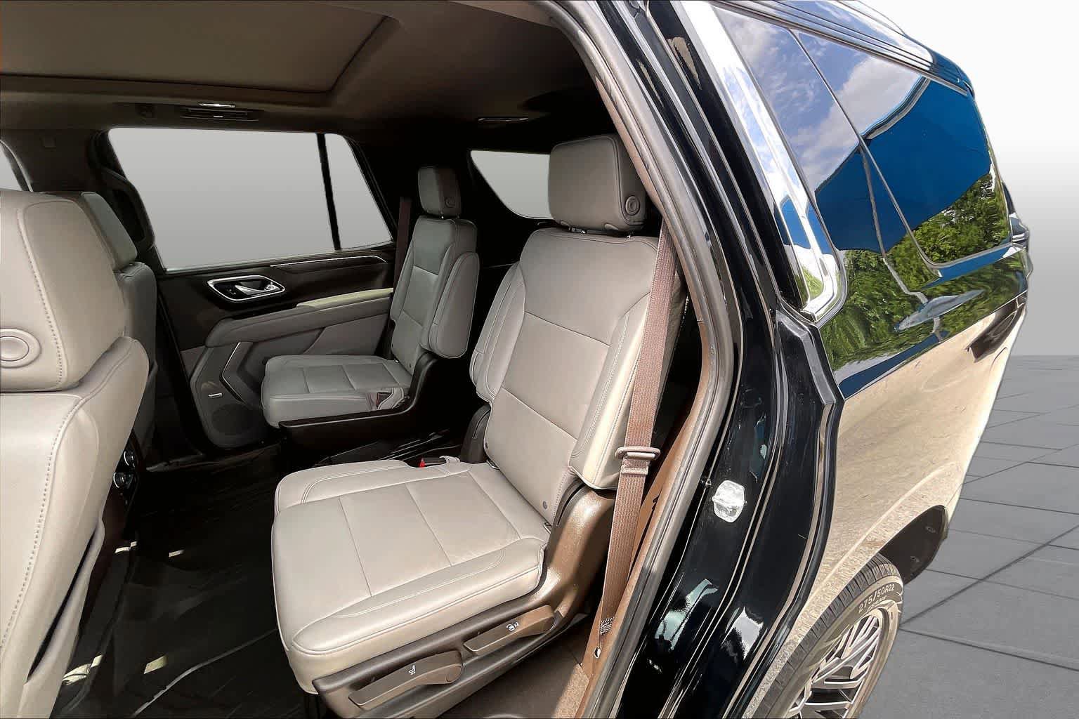 Used 2021 Chevrolet Tahoe LT w/ LT Signature Package RWD image 21