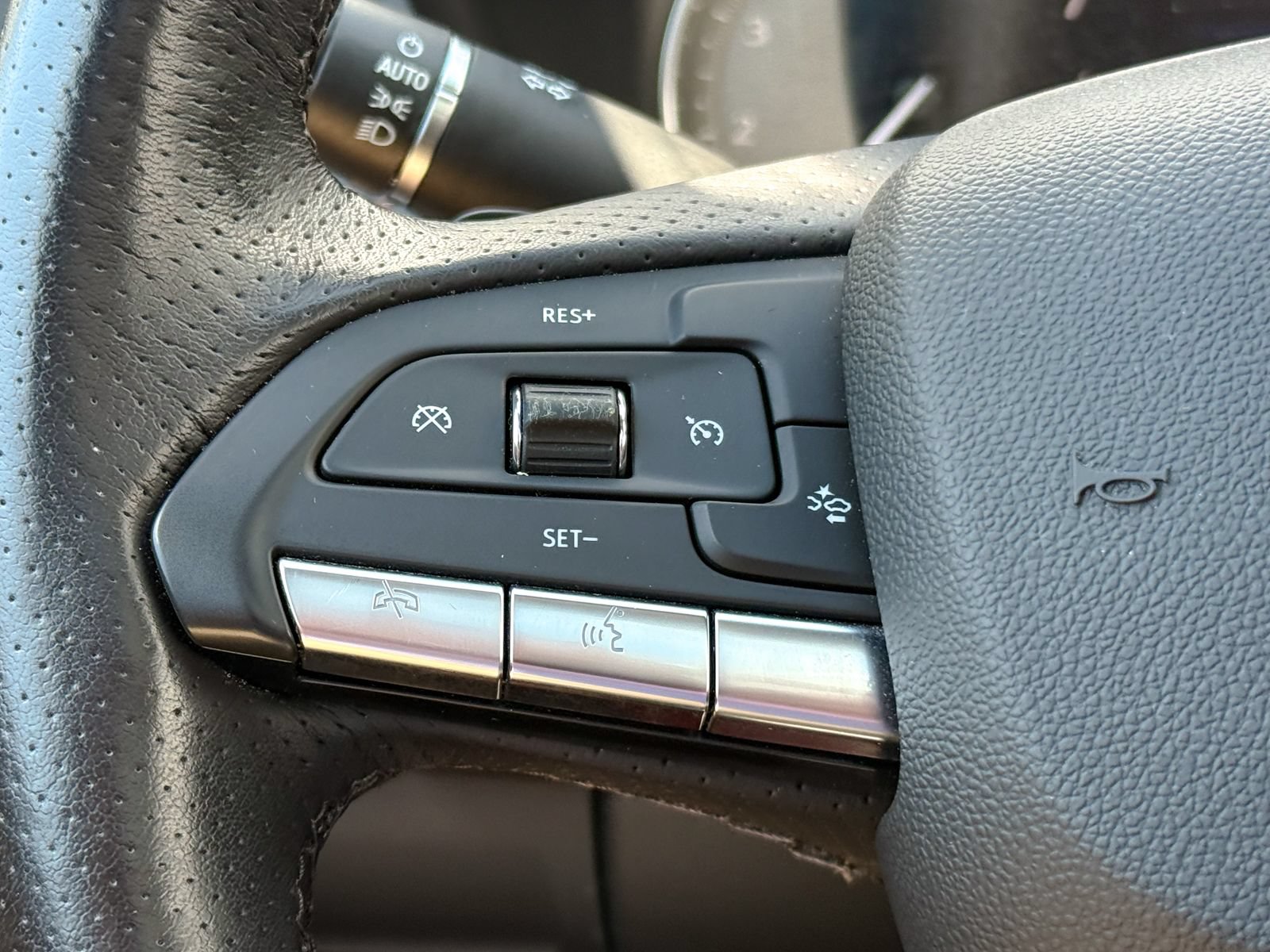 Used 2023 Cadillac XT4 Sport w/ Driver Assist Package AWD/4WD image 26