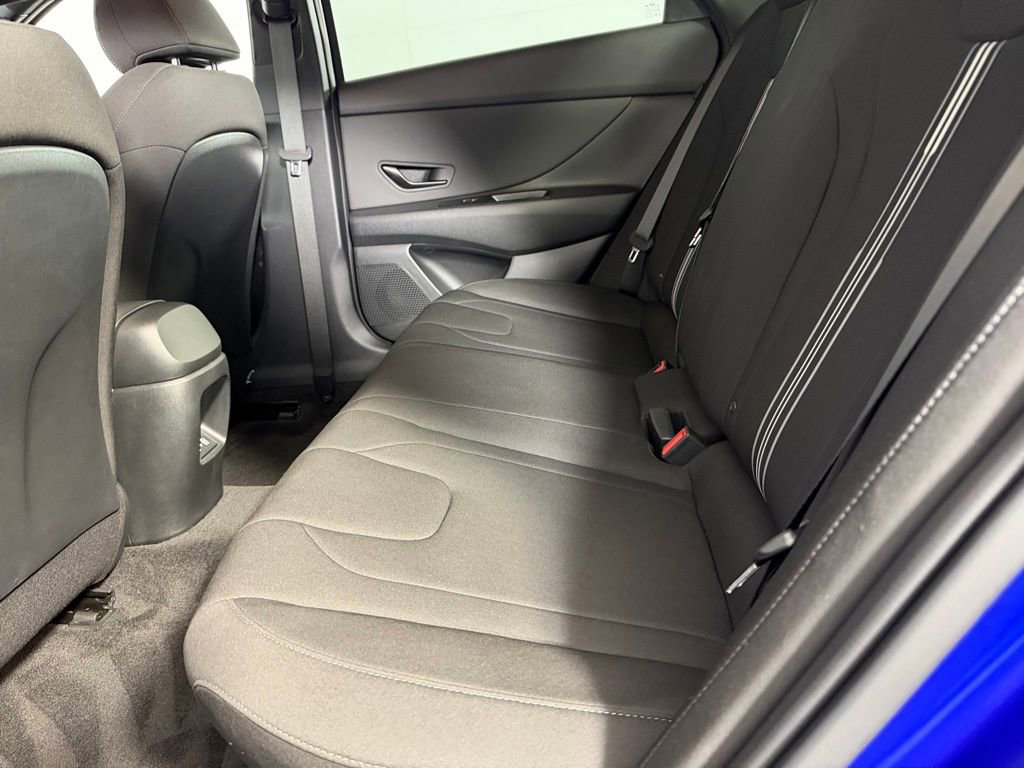 Used 2025 Hyundai Elantra Sport image 25