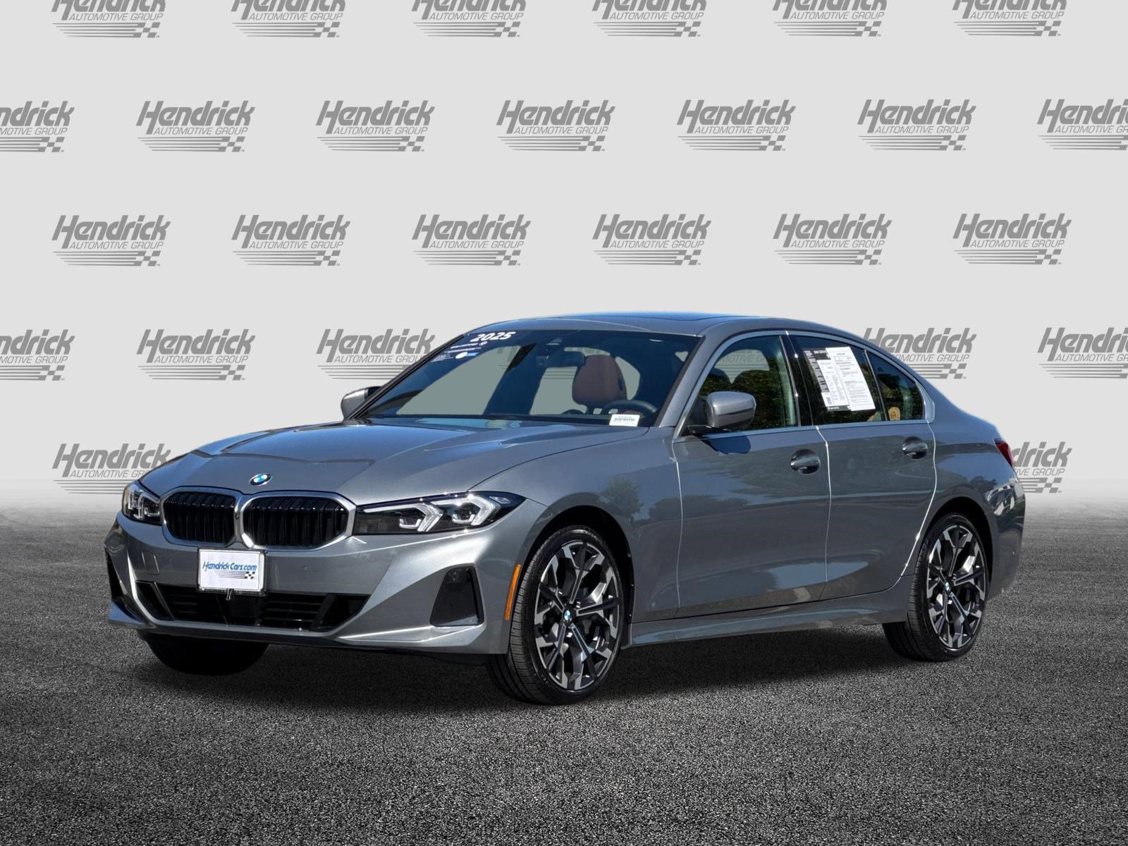 Certified 2025 BMW 330i xDrive Sedan AWD/4WD image 9