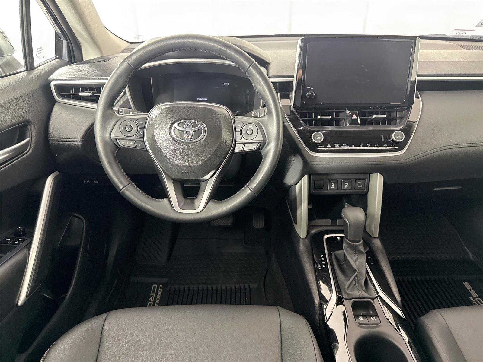 Certified 2025 Toyota Corolla Cross XLE FWD image 28