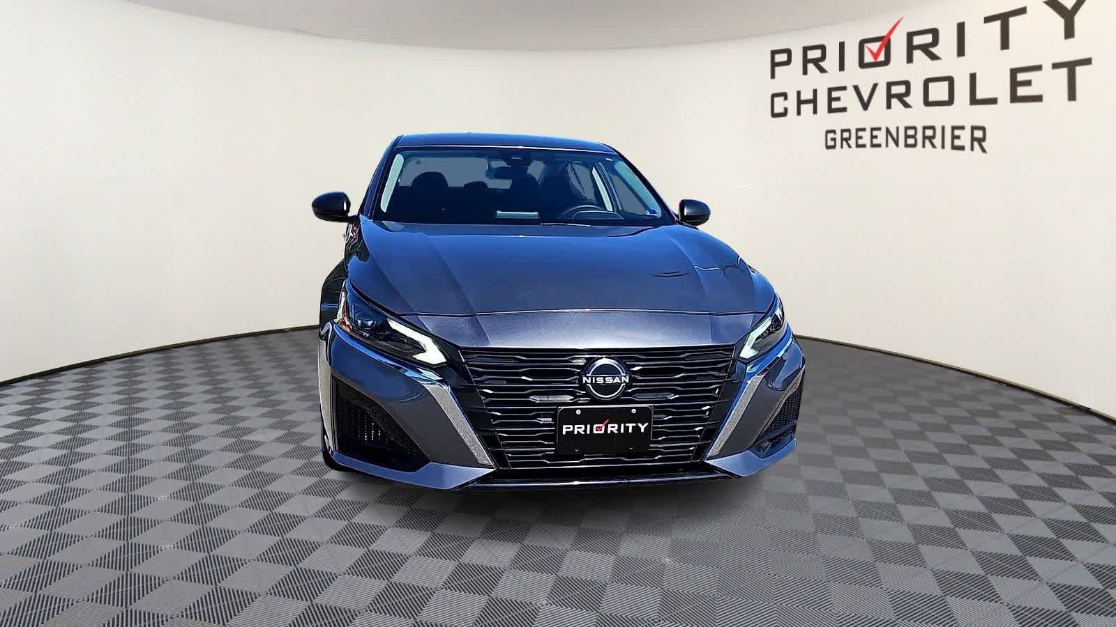Used 2024 Nissan Altima 2.5 SV FWD image 3