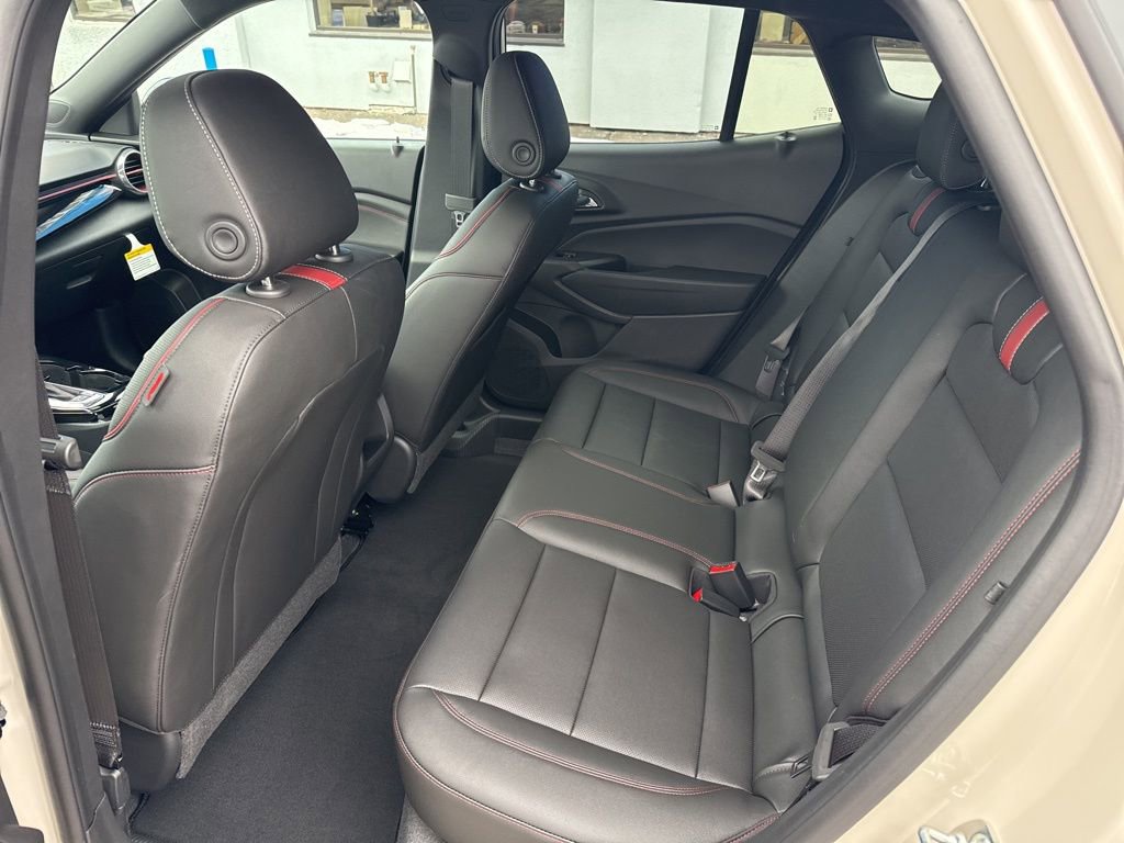 Used 2026 Chevrolet Trax RS w/ Sunroof Package image 33