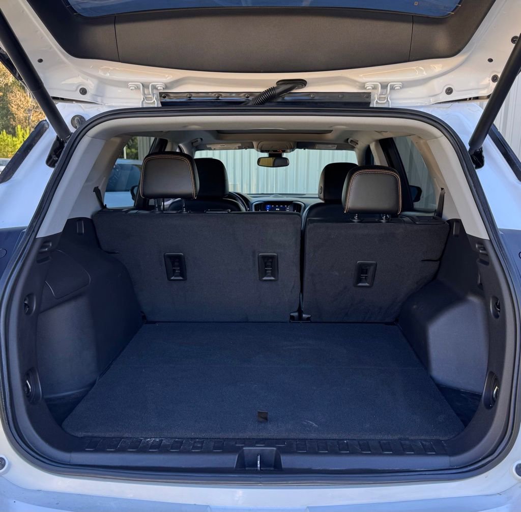 Used 2022 GMC Terrain AT4 w/ Infotainment Package II image 17