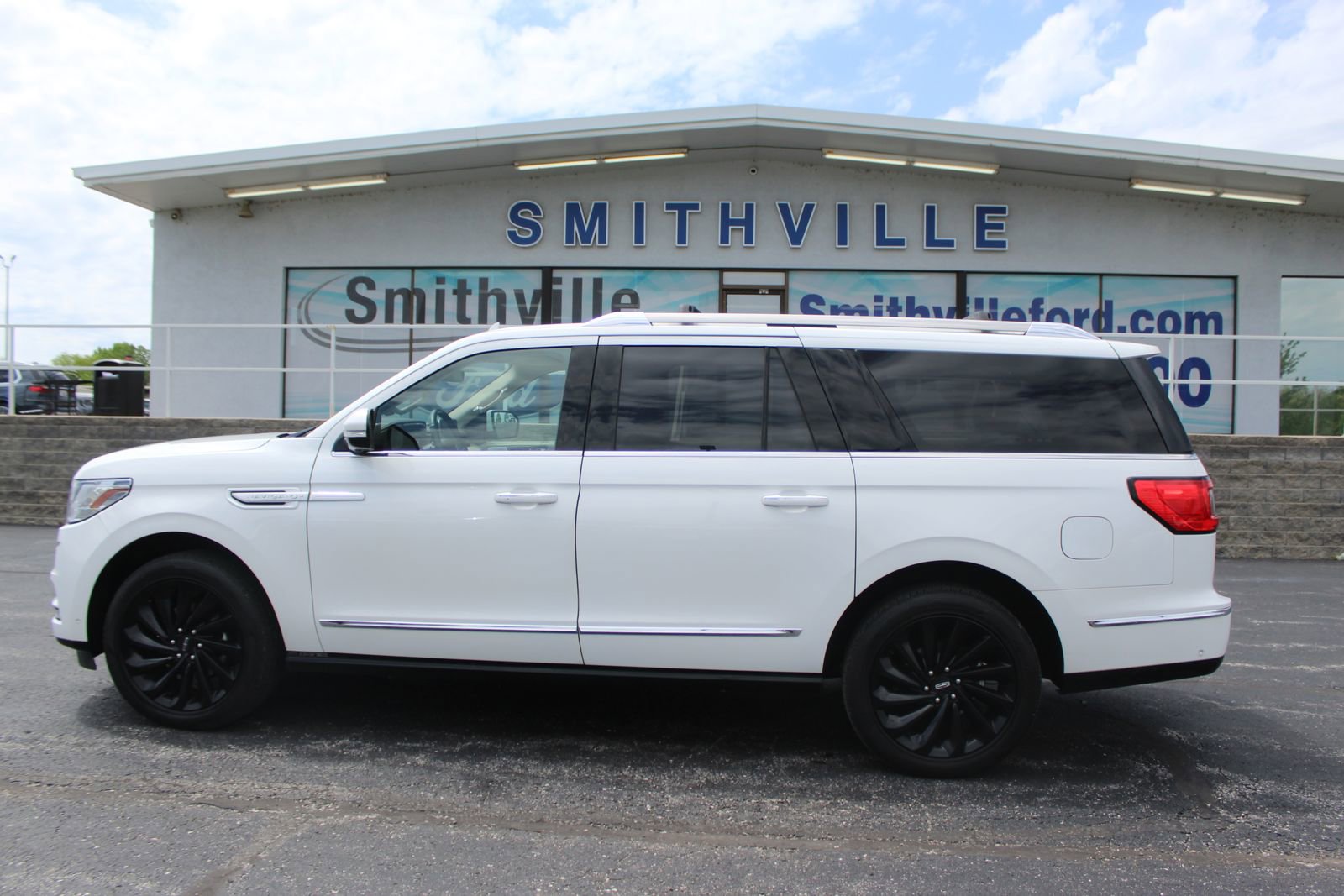 Used 2020 Lincoln Navigator L Reserve w/ Equipment Group 208A Reserve AWD/4WD image 5