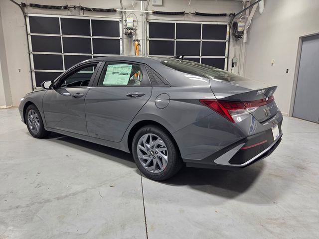 New 2026 Hyundai Elantra Hybrid FWD image 9