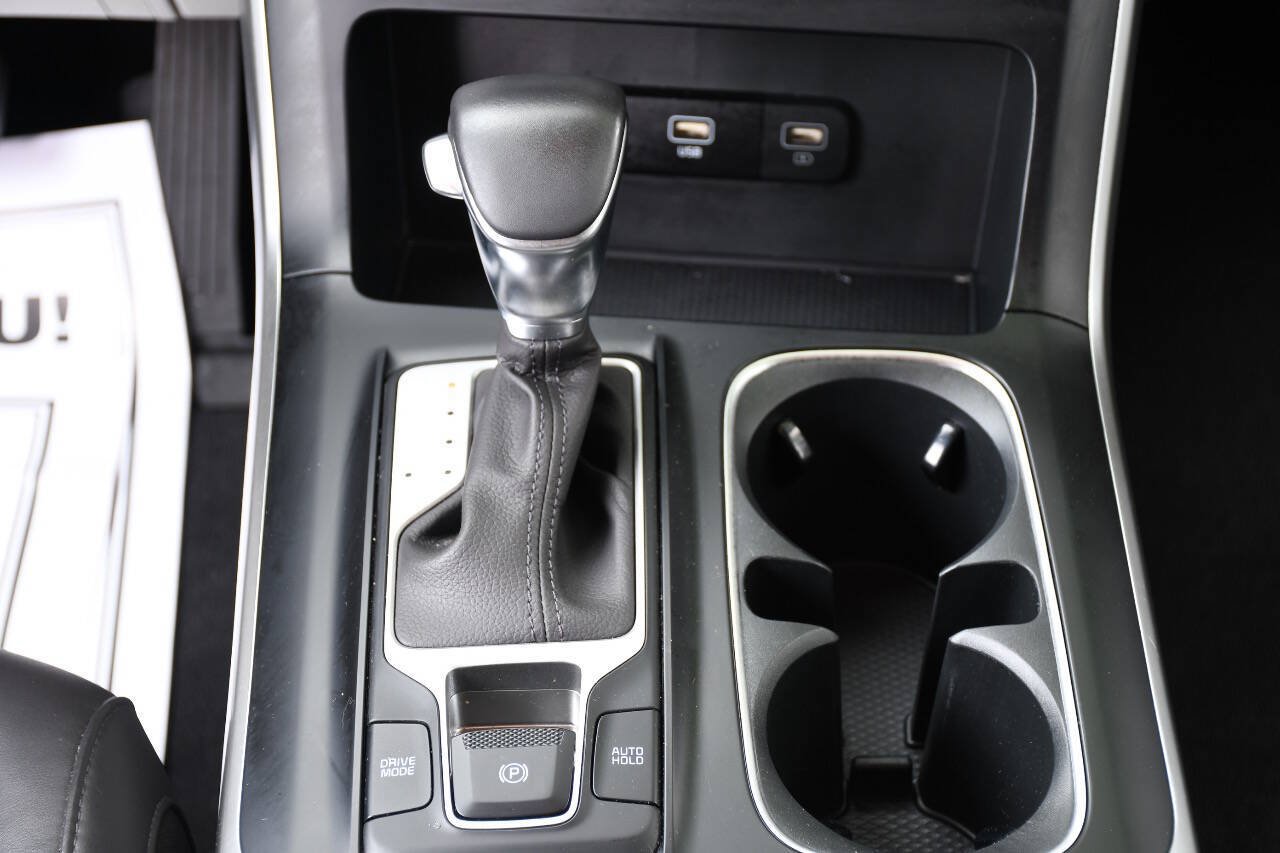 Used 2024 Kia Carnival LX FWD image 40