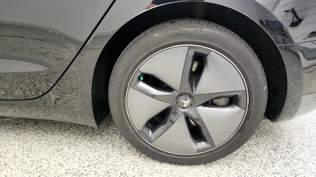 Used 2018 Tesla Model 3 Long Range image 9
