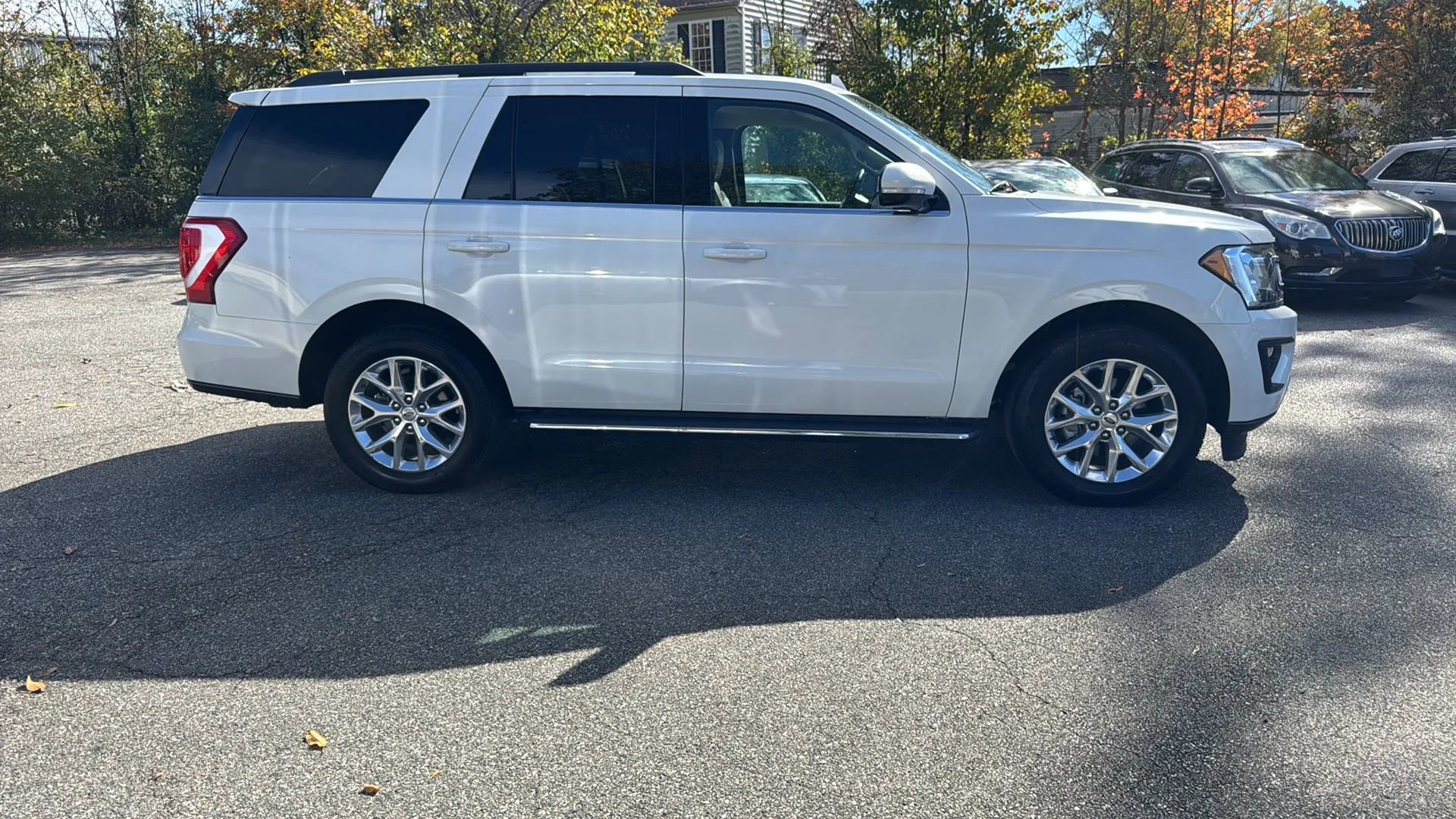 Used 2021 Ford Expedition XLT image 4