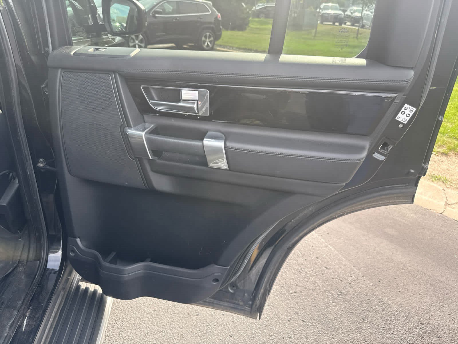 Used 2016 Land Rover LR4 HSE LUX AWD/4WD image 10