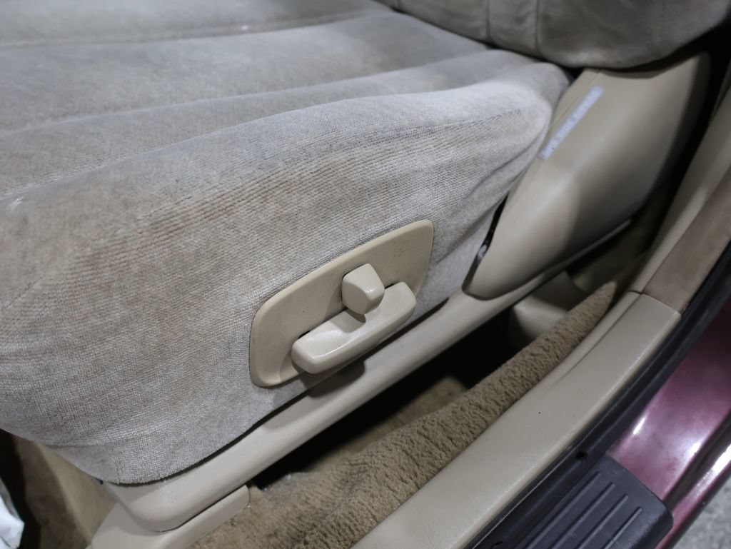Used 1999 Toyota Avalon XL w/ PWR Seat Pkg FWD image 12