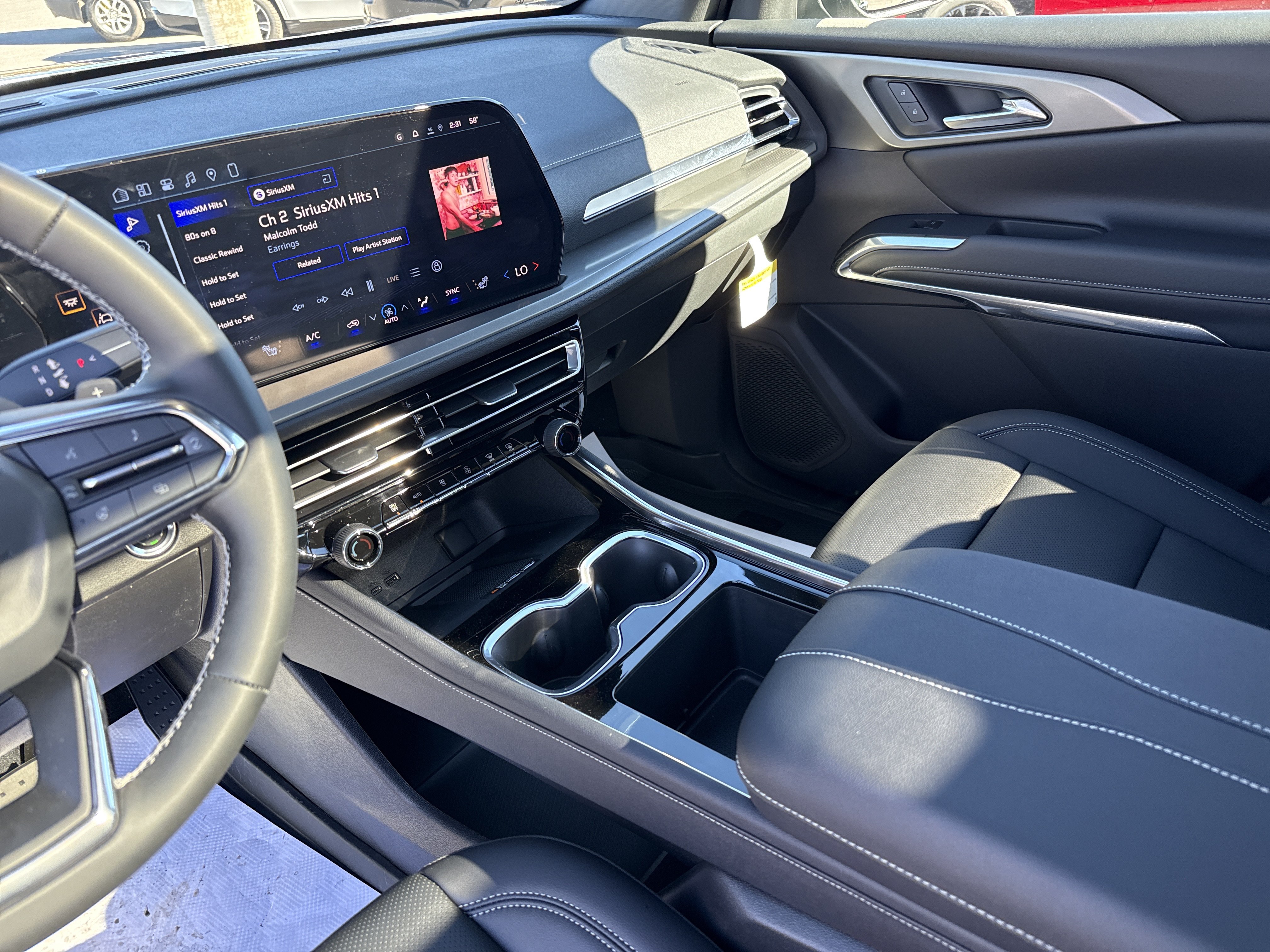 New 2027 Chevrolet Traverse LT w/ Sun and Wheel Package AWD/4WD image 7