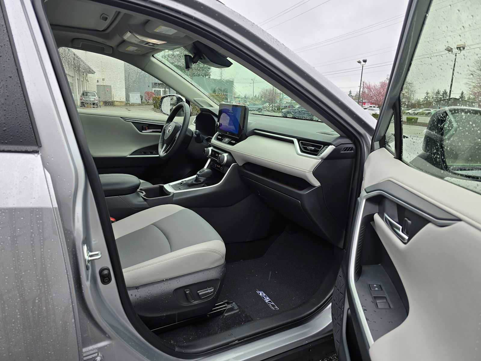 Used 2023 Toyota RAV4 Limited image 11