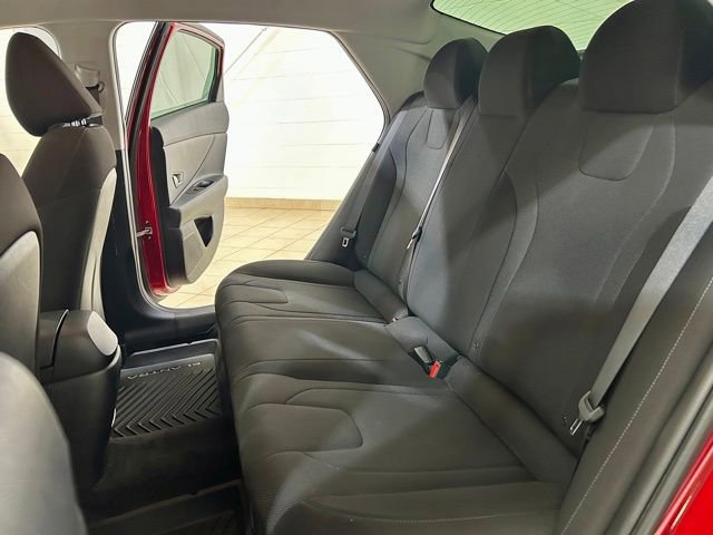 Used 2024 Hyundai Elantra SE FWD image 13
