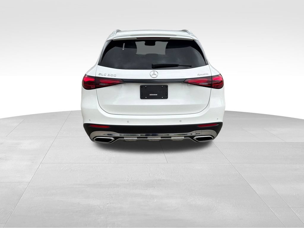 Used 2026 Mercedes-Benz GLC 300 4MATIC image 4