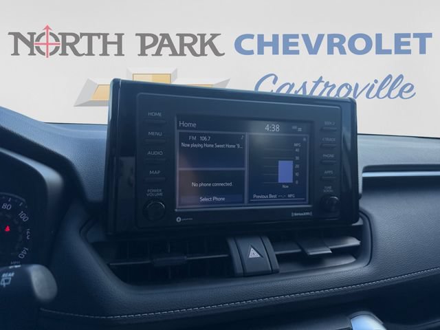 Used 2021 Toyota RAV4 LE FWD image 15