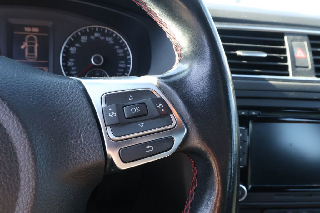 Used 2013 Volkswagen Jetta GLI image 18