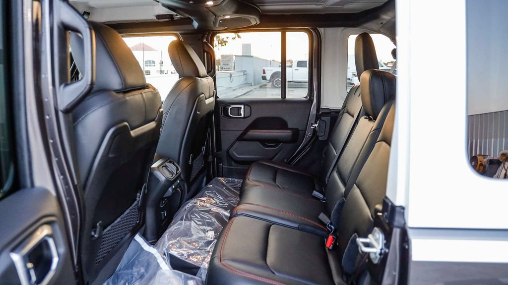 New 2026 Jeep Wrangler Unlimited Rubicon w/ Whitecap Package AWD/4WD image 23