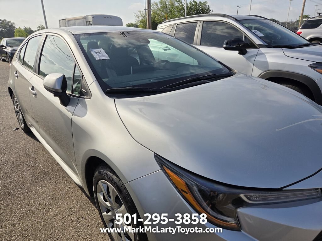 Used 2020 Toyota Corolla LE FWD image 4