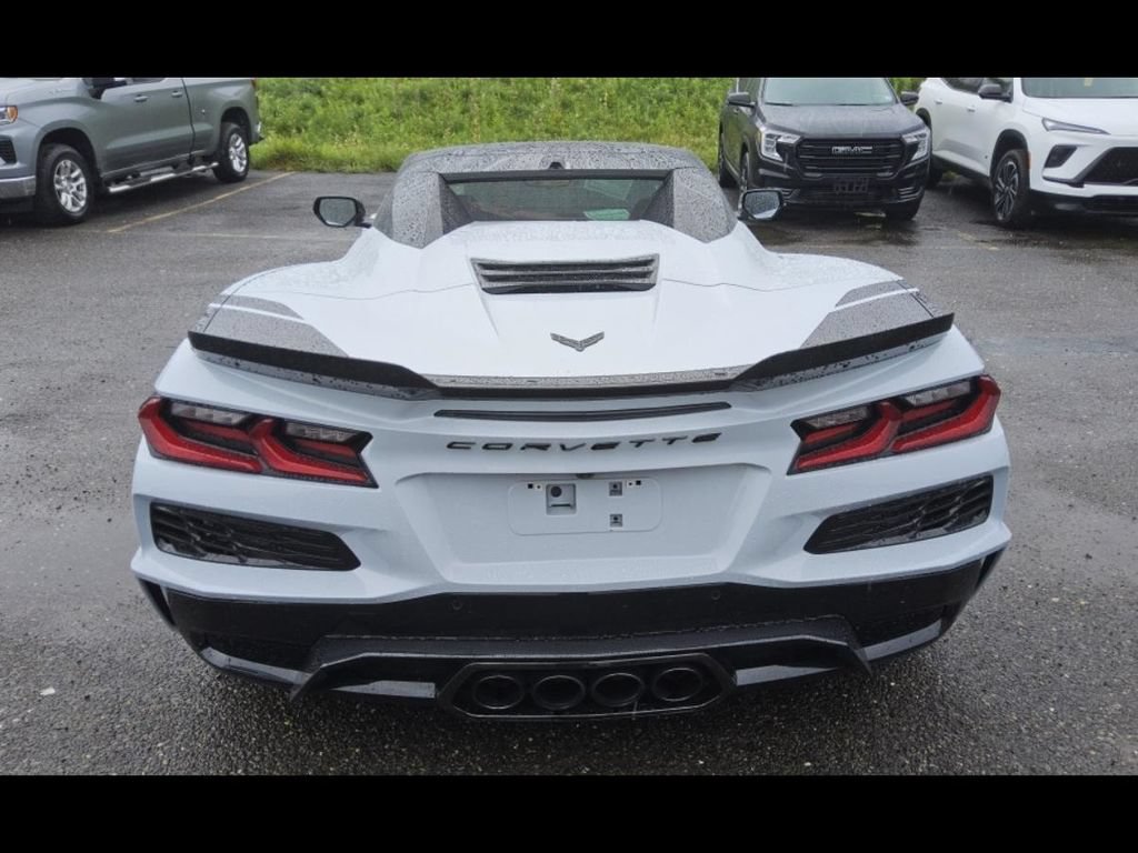 Used 2024 Chevrolet Corvette Z06 w/ Stealth Interior Trim Package RWD image 8