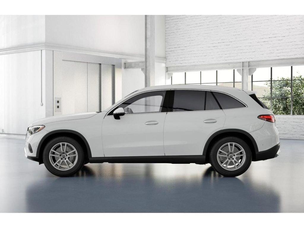 Used 2025 Mercedes-Benz GLC 300 4MATIC image 34