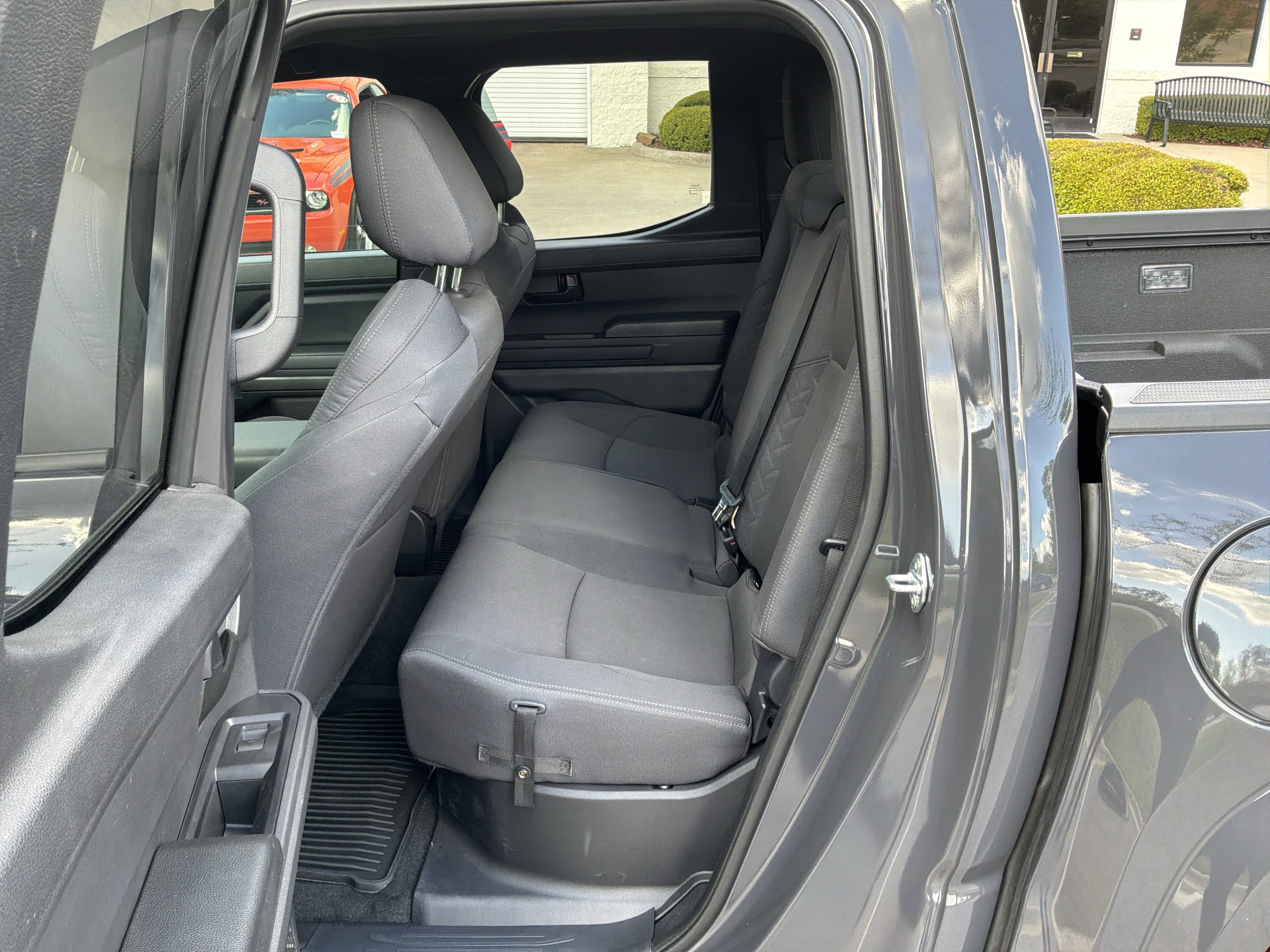 Used 2025 Toyota Tacoma SR5 AWD/4WD image 30