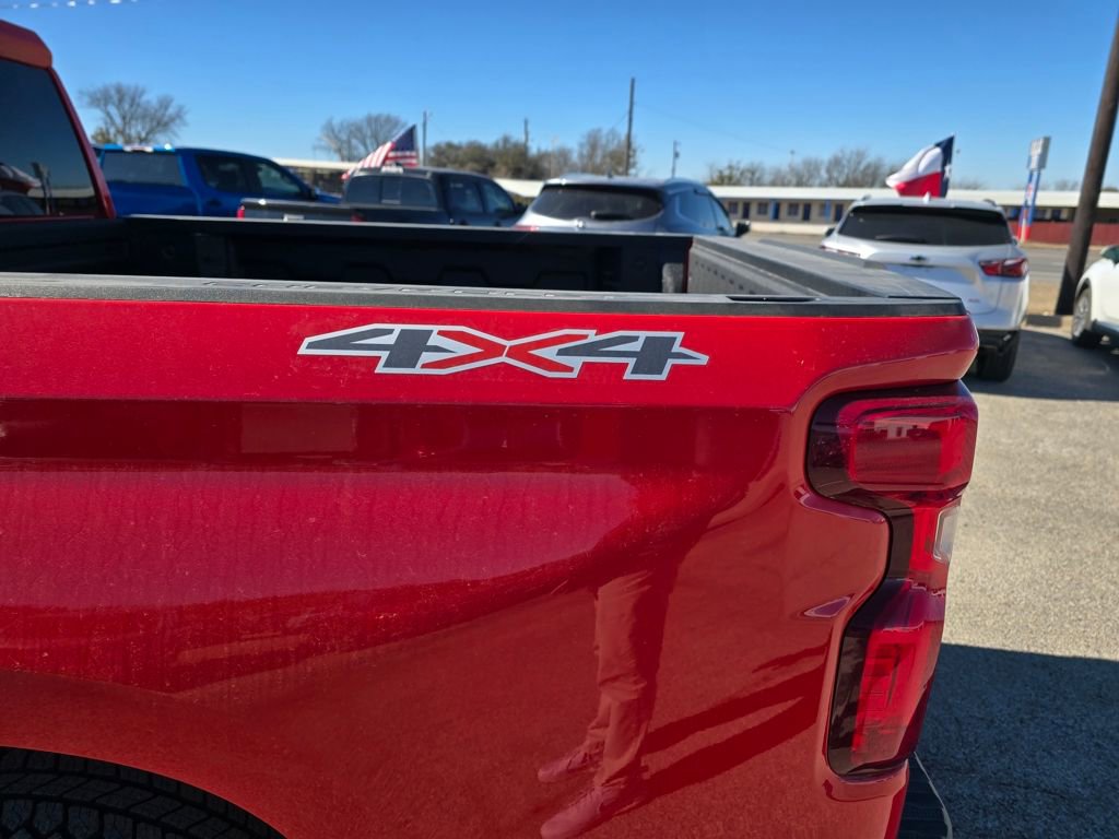 New 2026 Chevrolet Silverado 1500 Custom w/ LPO, Dark Essentials Package AWD/4WD image 7