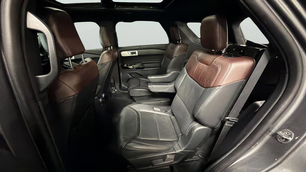 Used 2022 Ford Explorer Platinum w/ Equipment Group 601A image 29