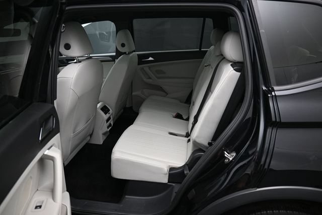 Used 2023 Volkswagen Tiguan SE R-Line FWD image 29