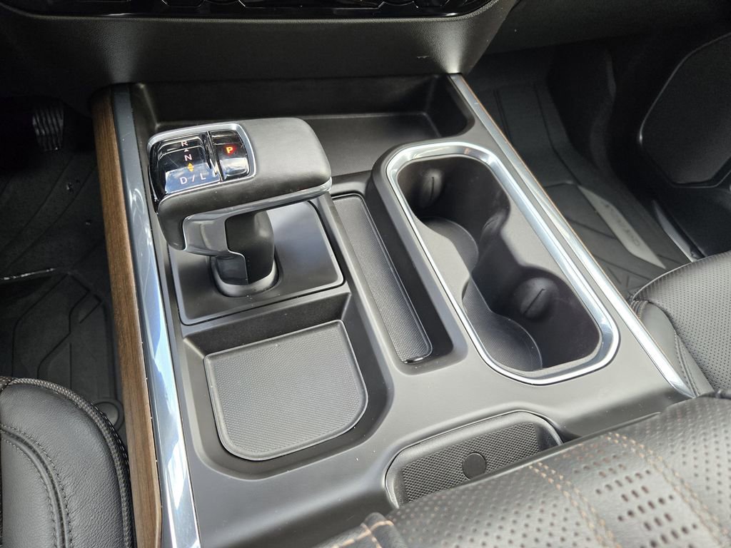 Used 2023 Chevrolet Silverado 1500 High Country w/ Technology Package image 18