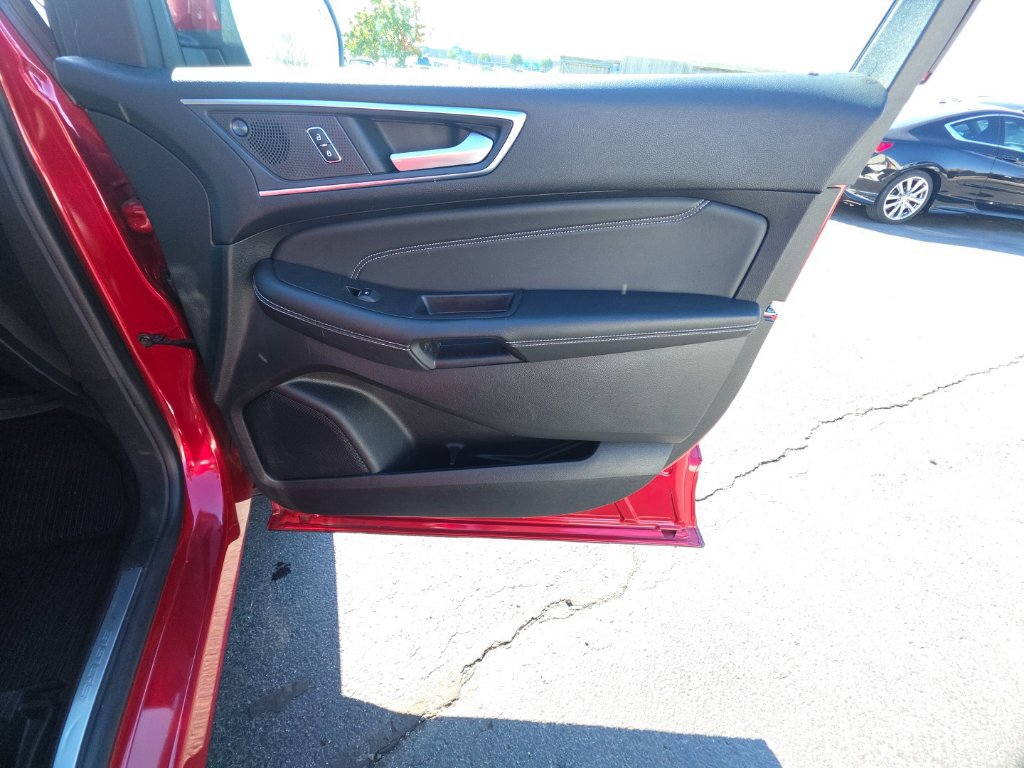 Used 2024 Ford Edge Titanium AWD/4WD image 32