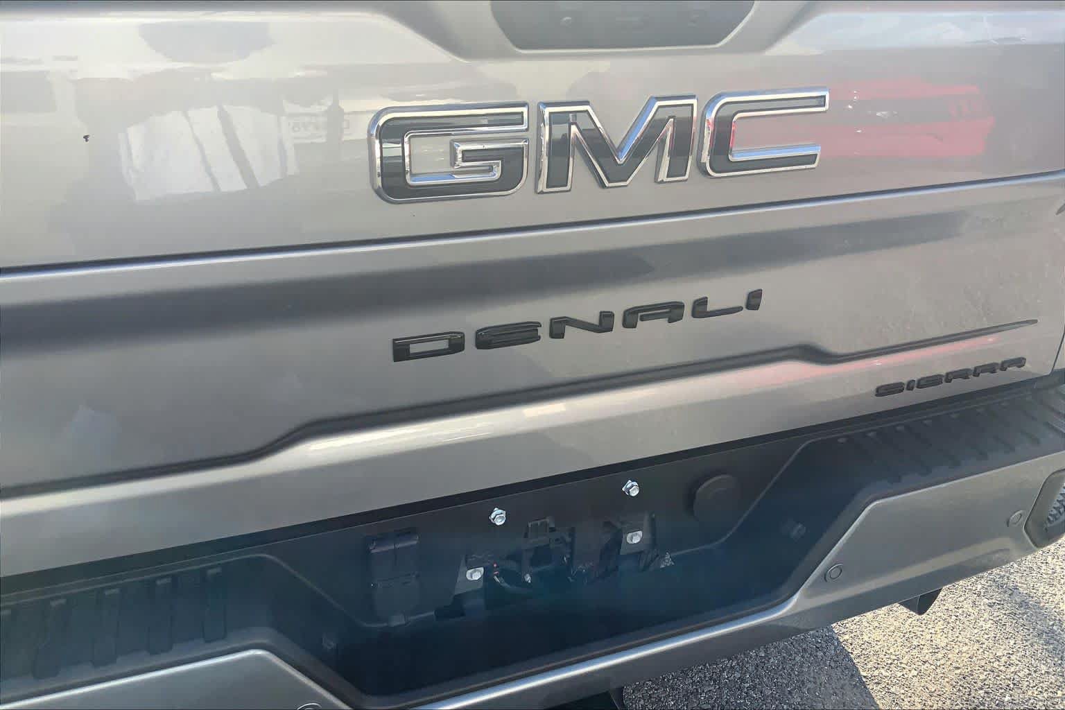 Used 2025 GMC Sierra 2500 Denali Ultimate AWD/4WD image 31