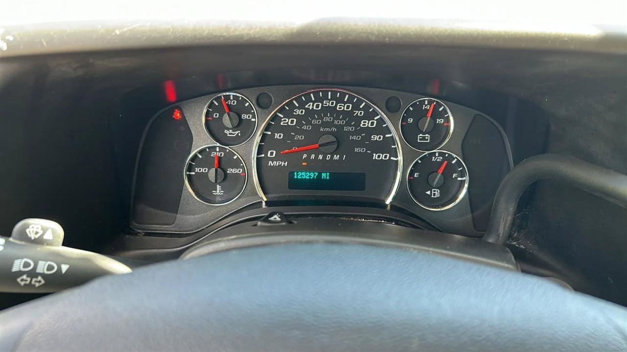Used 2019 Chevrolet Express 3500 Extended w/ Driver Convenience Package RWD image 32