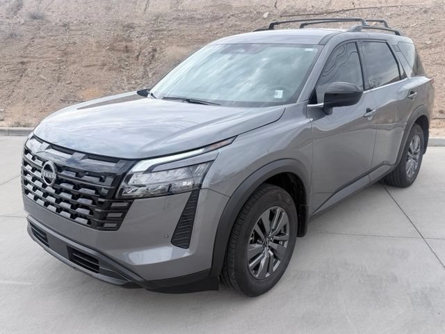 Certified 2026 Nissan Pathfinder SV FWD image 1