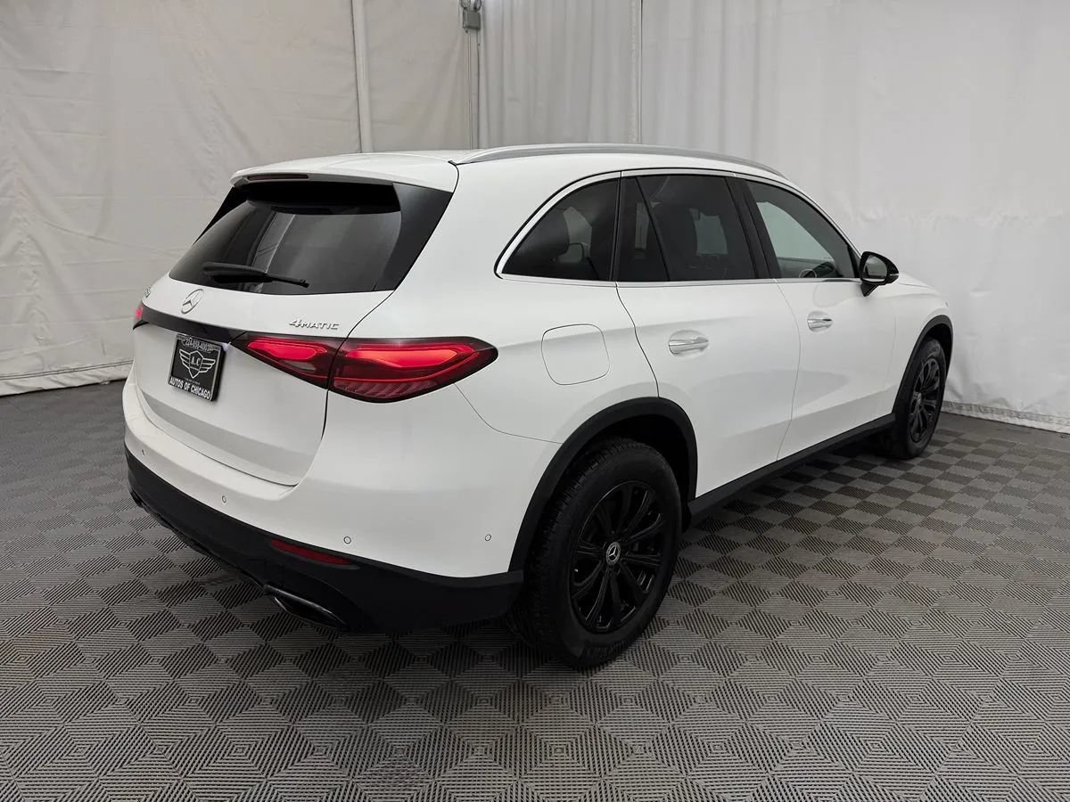 Used 2024 Mercedes-Benz GLC 300 4MATIC image 5