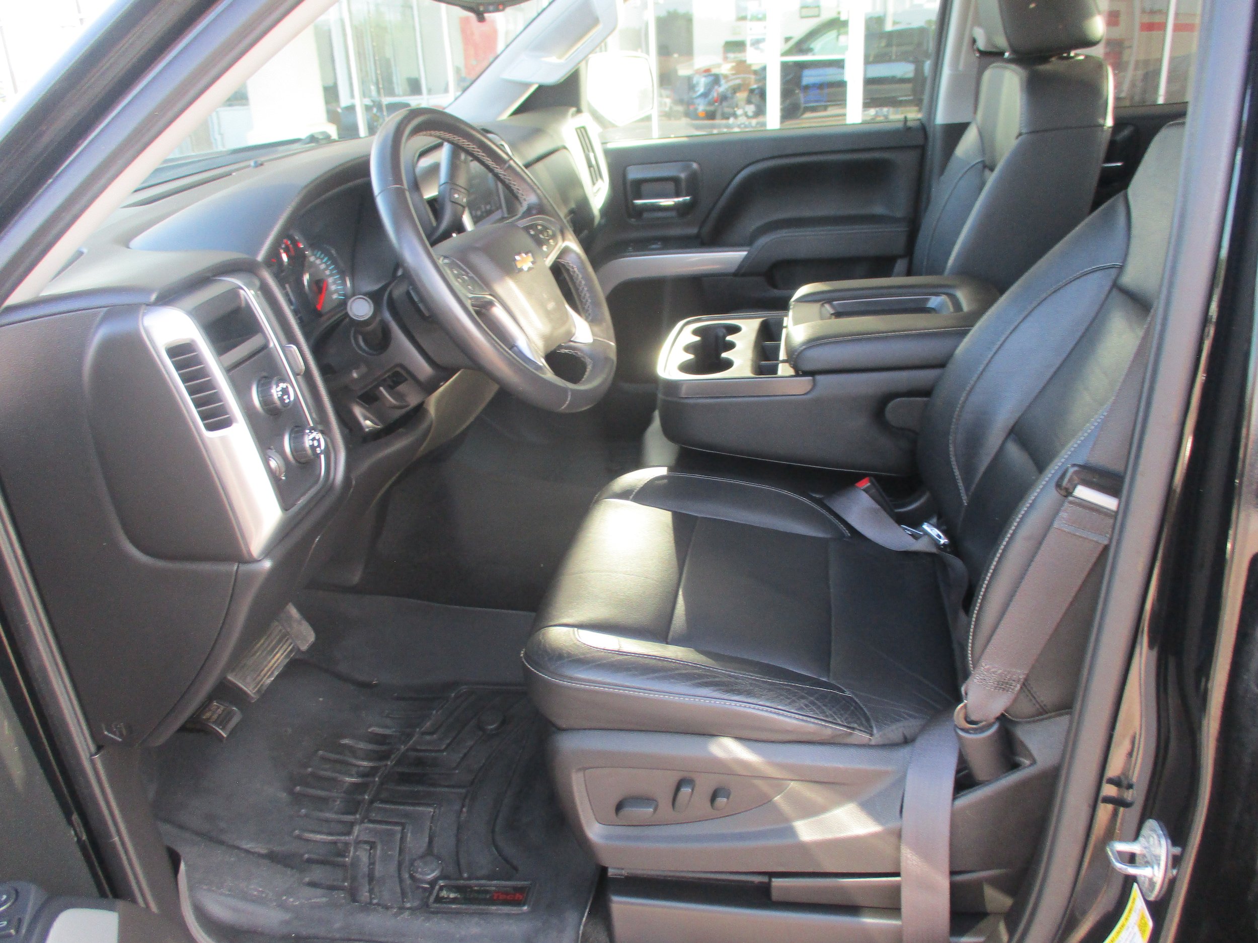 Used 2017 Chevrolet Silverado 1500 LT w/ All Star Edition AWD/4WD image 4