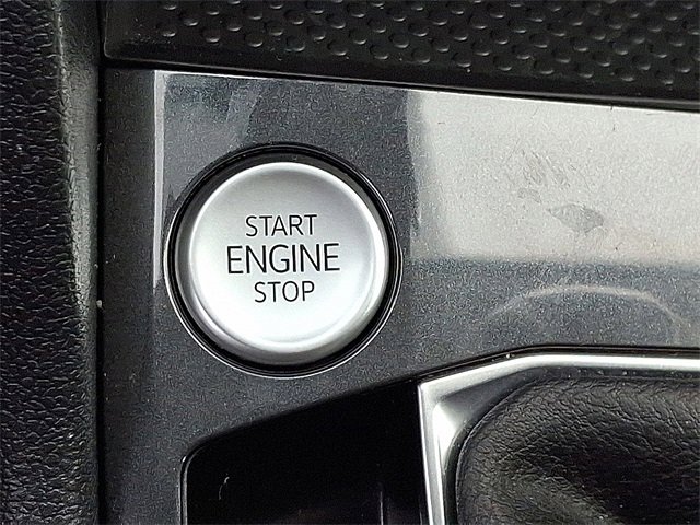 Used 2022 Volkswagen Tiguan SE image 23