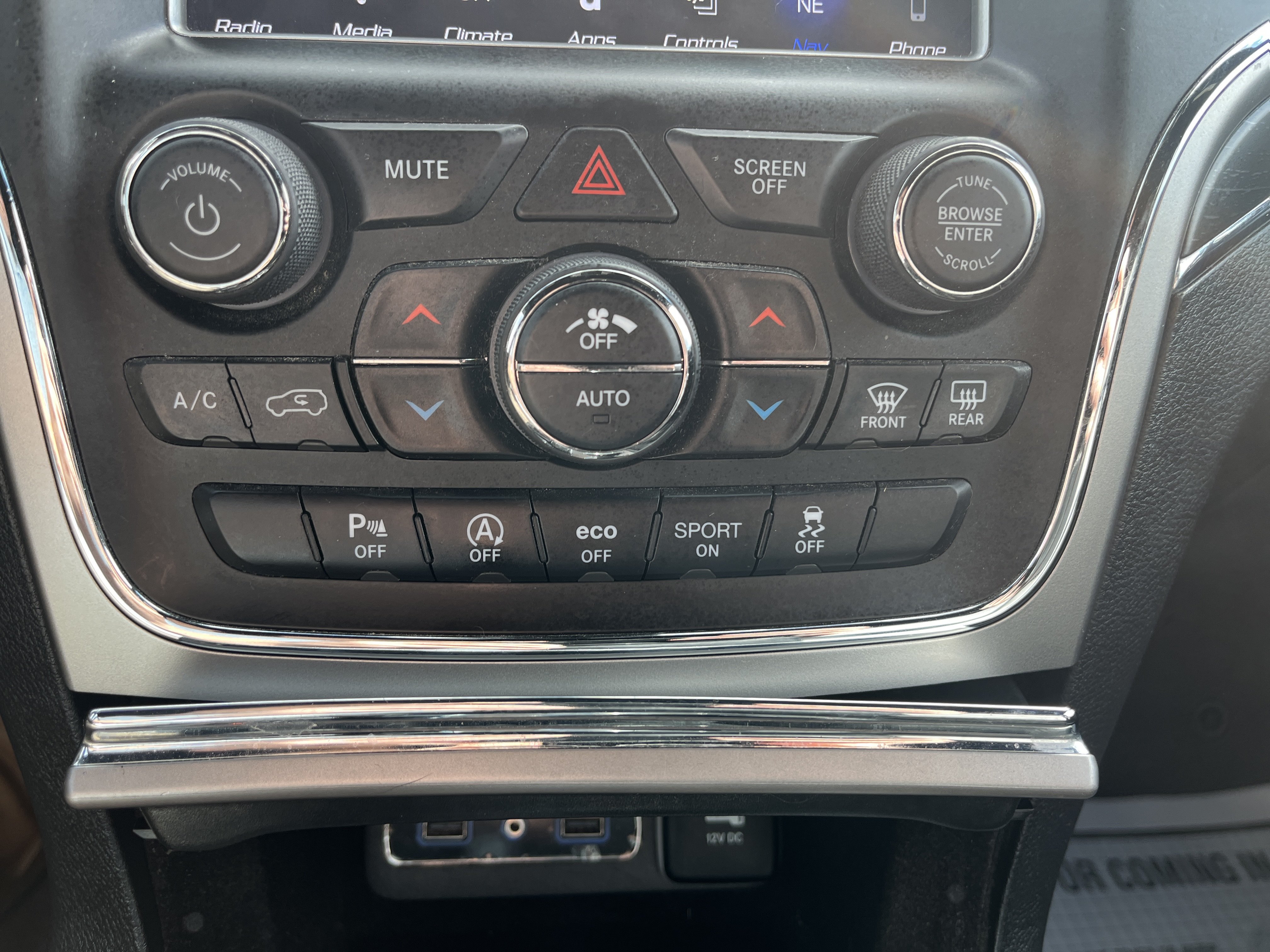 Used 2018 Jeep Grand Cherokee Limited w/ Trailer Tow Group IV AWD/4WD image 30