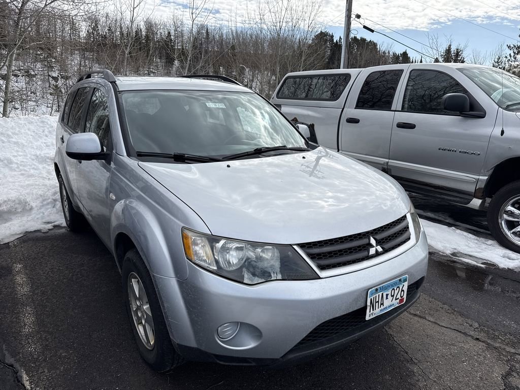 Used 2007 Mitsubishi Outlander LS image 2