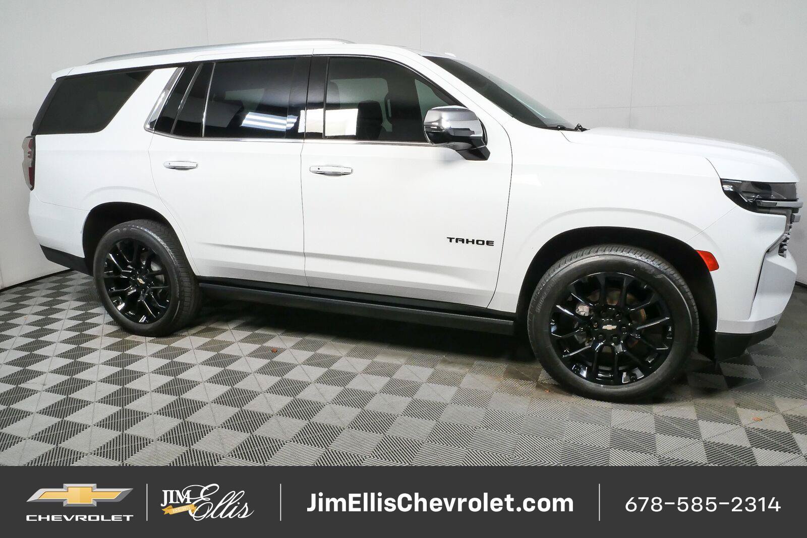 Used 2023 Chevrolet Tahoe Premier w/ Premium Package 2 AWD/4WD image 2