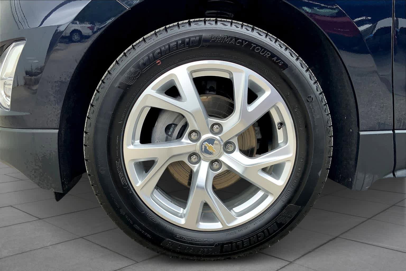 Used 2021 Chevrolet Equinox Premier FWD image 11