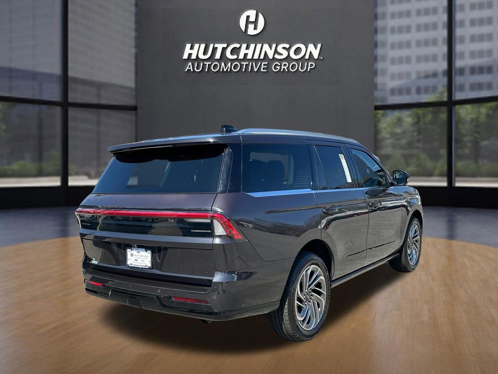 Used 2025 Lincoln Navigator Reserve image 7