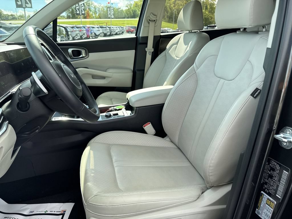 New 2025 Kia Sorento EX AWD/4WD image 17
