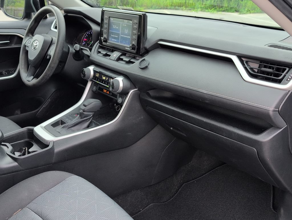 Used 2020 Toyota RAV4 XLE AWD/4WD image 26