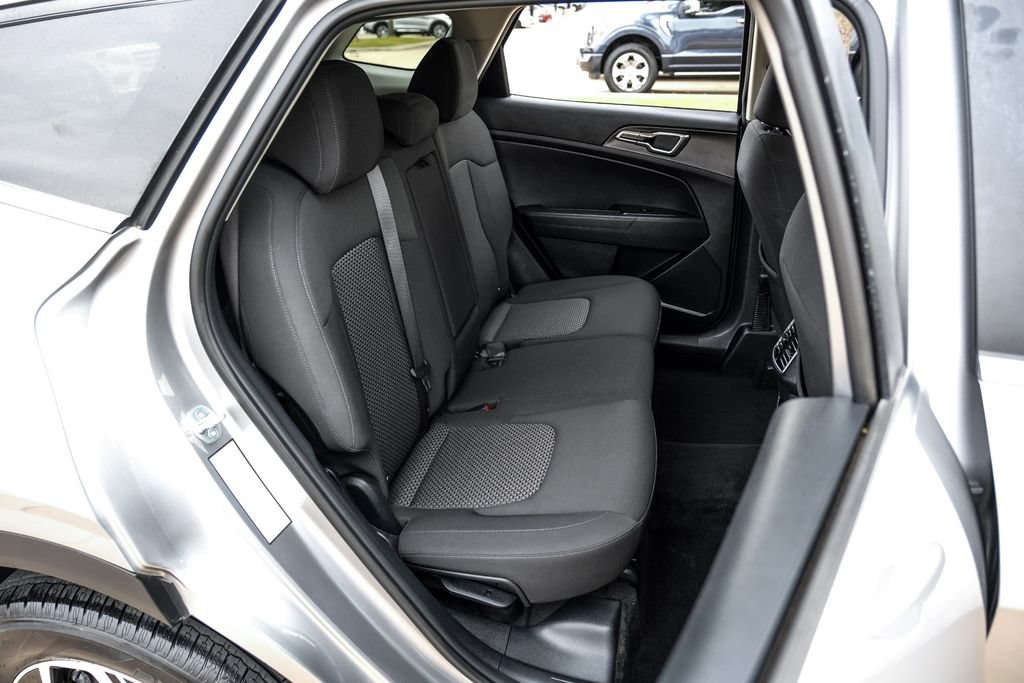 Used 2023 Kia Sportage LX AWD/4WD image 36