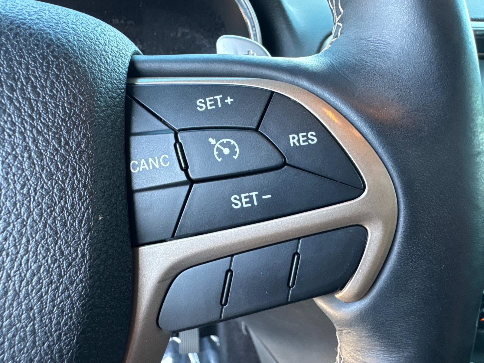 Used 2016 Jeep Grand Cherokee Limited w/ Luxury Group II AWD/4WD image 30