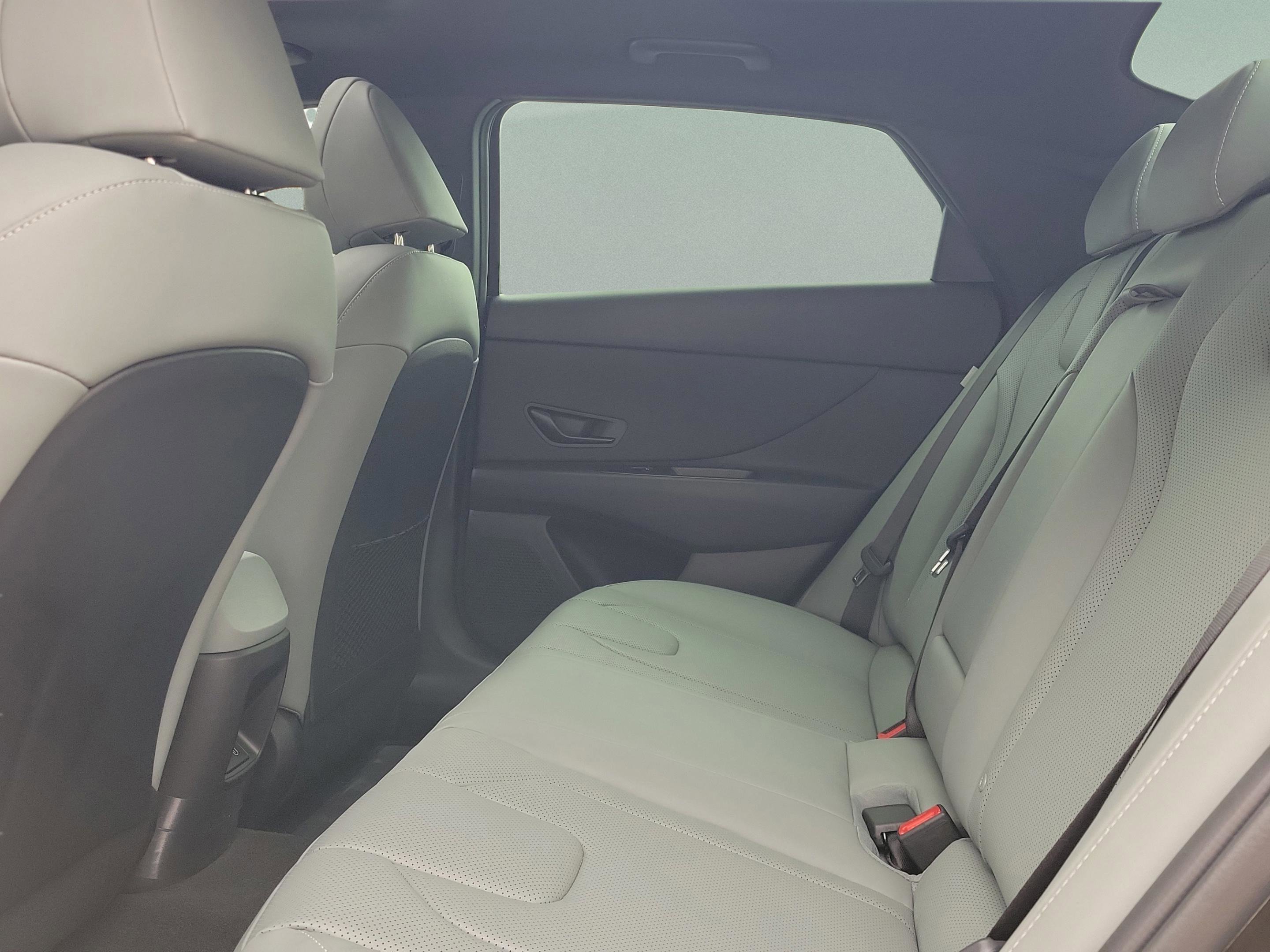 New 2026 Hyundai Elantra Limited image 6