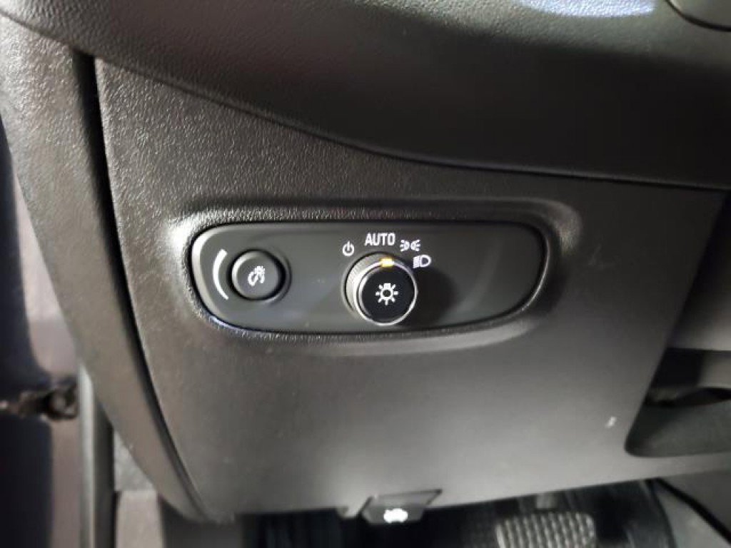 Used 2018 Chevrolet Equinox LT image 16