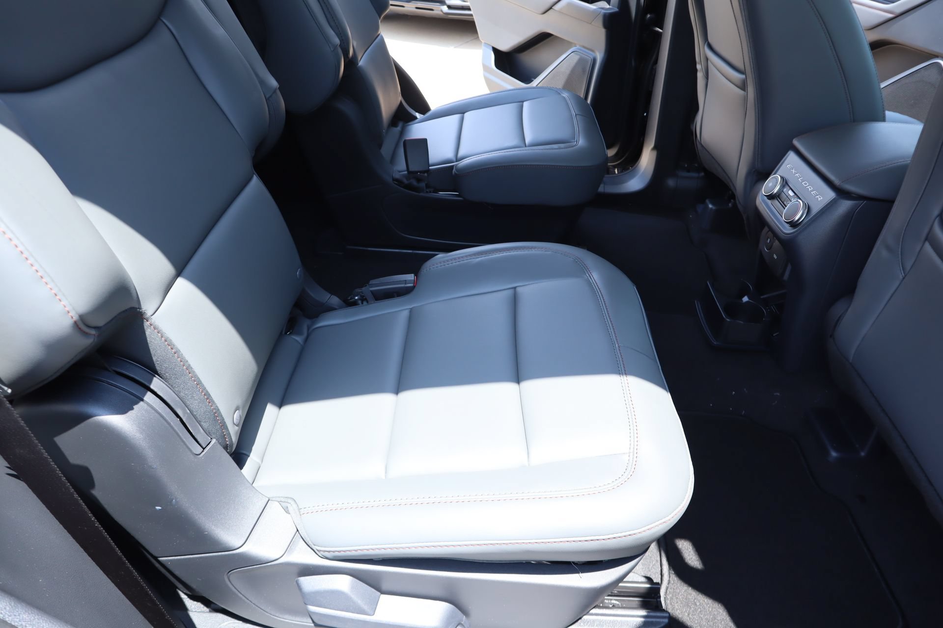 New 2026 Ford Explorer Active w/ Active Comfort Package AWD/4WD image 16